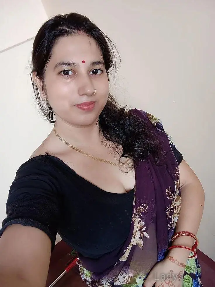 Harshita (22) – Call Girl & Independent Escort Service in Kochi - Gallery Photo 3