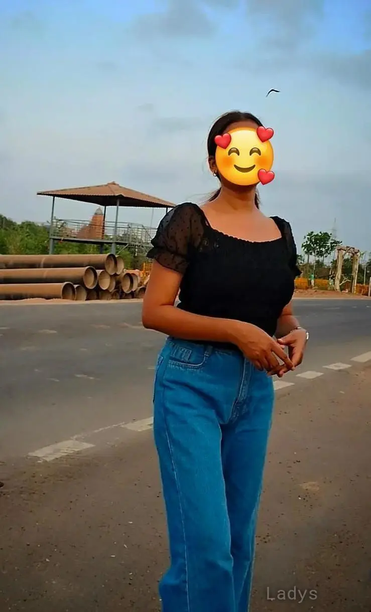 Violet (21) – Call Girl & Independent Escort Service in Kochi - Gallery Photo 3