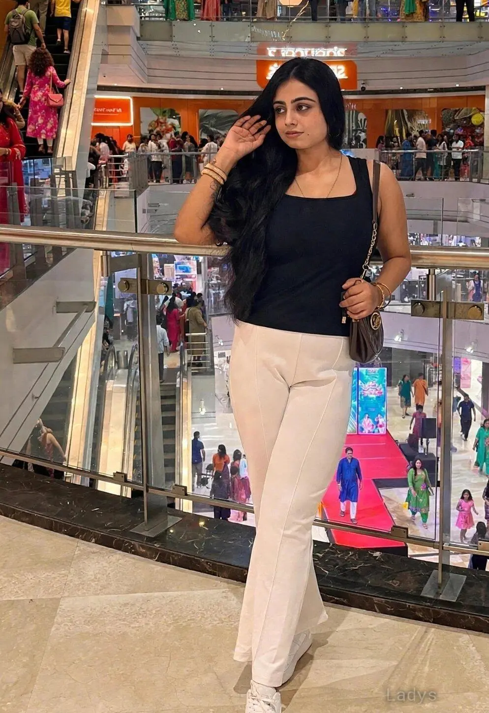 Mahira (24) – Call Girl & Independent Escort Service in Kolkata - Gallery Photo 4