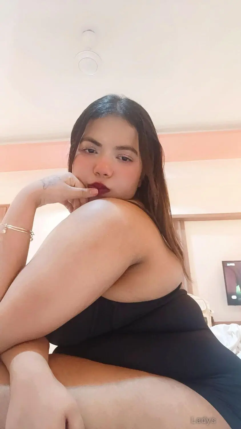 Rina (24) – Call Girl & Independent Escort Service in Kolkata - Gallery Photo 4