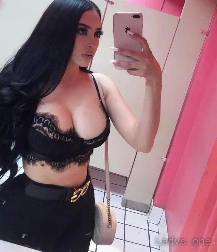 Jasmin Busty (24) – Call Girl & Independent Escort Service in Konya - Gallery Photo 5