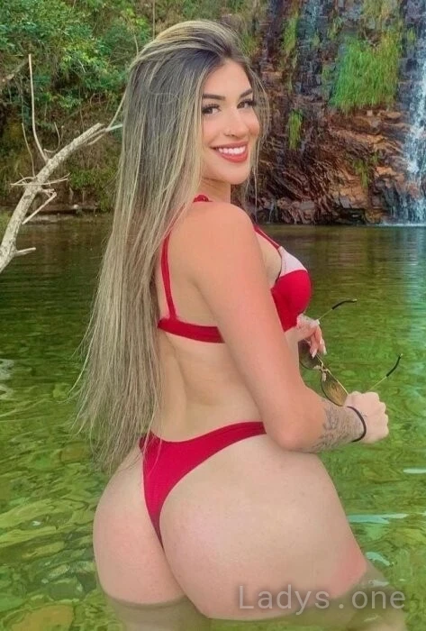 Bella (19) – Call Girl & Independent Escort Service in Korčula - Gallery Photo 2