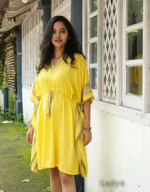 Elena (24) – Call Girl & Independent Escort Service in Kozhikode - Gallery Photo 3