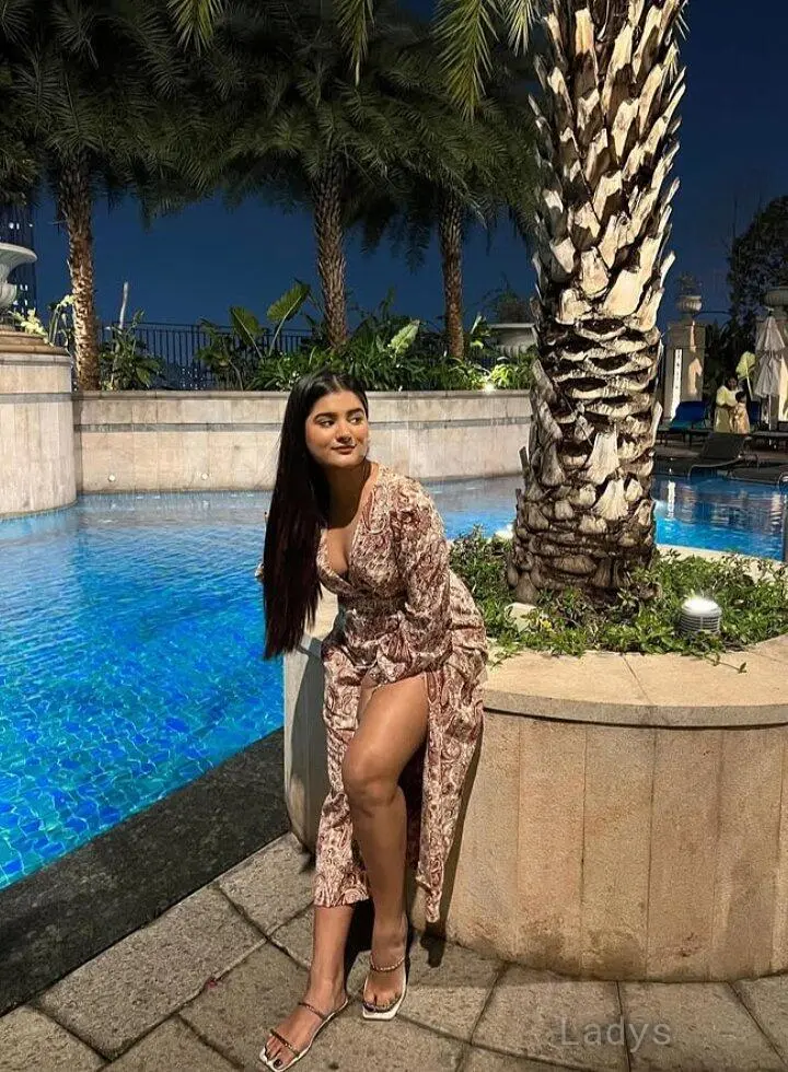 Shivani (25) – Call Girl & Independent Escort Service in Krabi - Gallery Photo 3