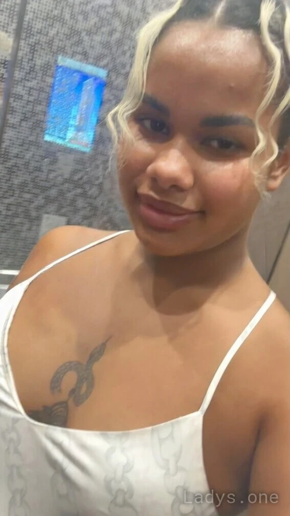 Mia (24) – Call Girl & Independent Escort Service in La Crosse - Gallery Photo 4