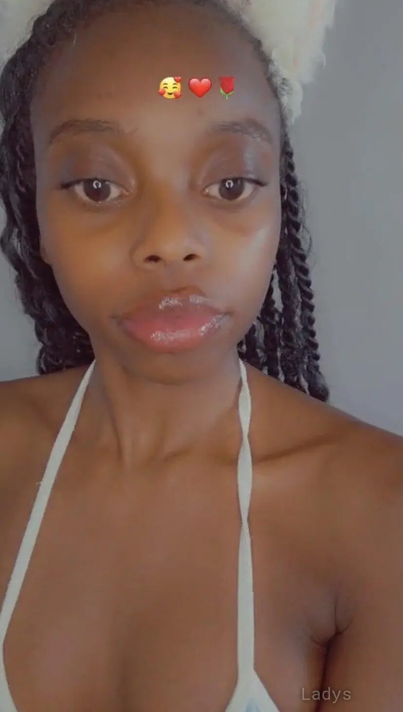 Prexxie (23) – Call Girl & Independent Escort Service in Lagos - Gallery Photo 5