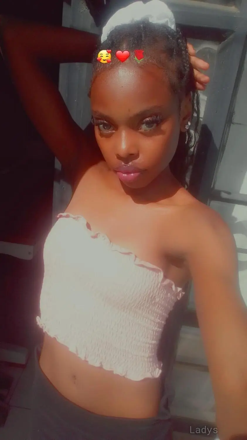 Prexxie (23) – Call Girl & Independent Escort Service in Lagos - Gallery Photo 6