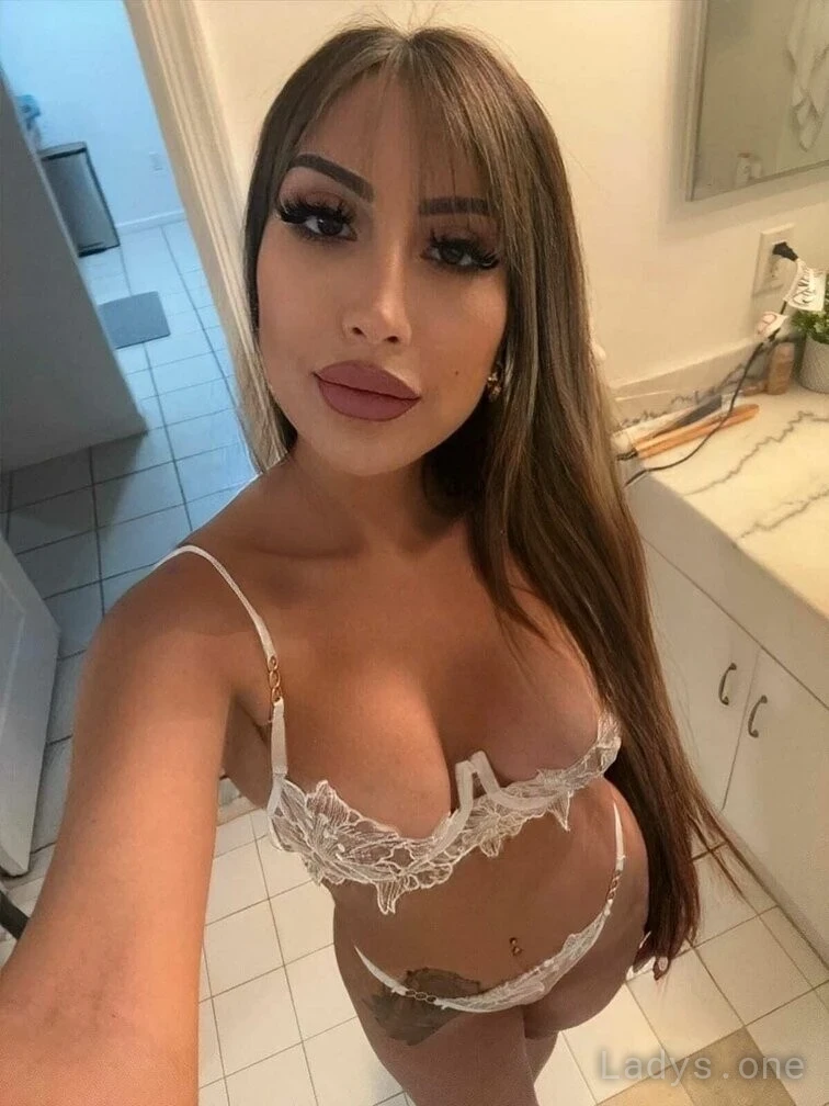 Ariana (26) – Call Girl & Independent Escort Service in Lancaster - Gallery Photo 5