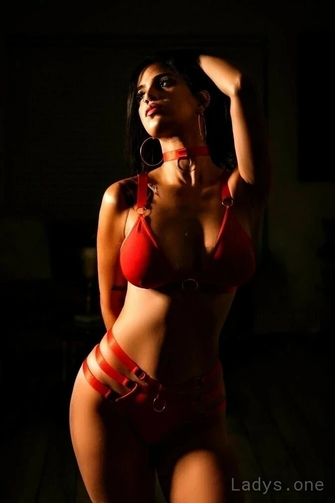 Paola (23) – Call Girl & Independent Escort Service in Lancaster - Gallery Photo 3