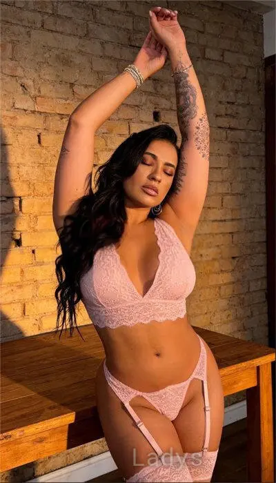 Rayssa Garcia (31) – Call Girl & Independent Escort Service in Leeds - Gallery Photo 5