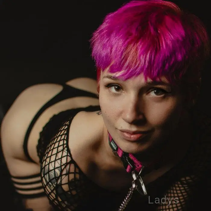 Pixie Pulsar (32) – Call Girl & Independent Escort Service in Leeds - Gallery Photo 2