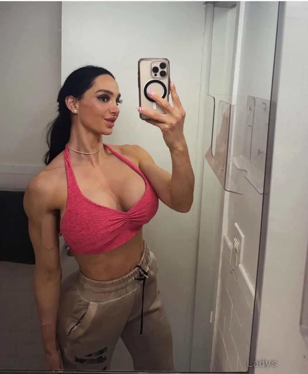 Ella (24) – Call Girl & Independent Escort Service in Lille - Gallery Photo 3