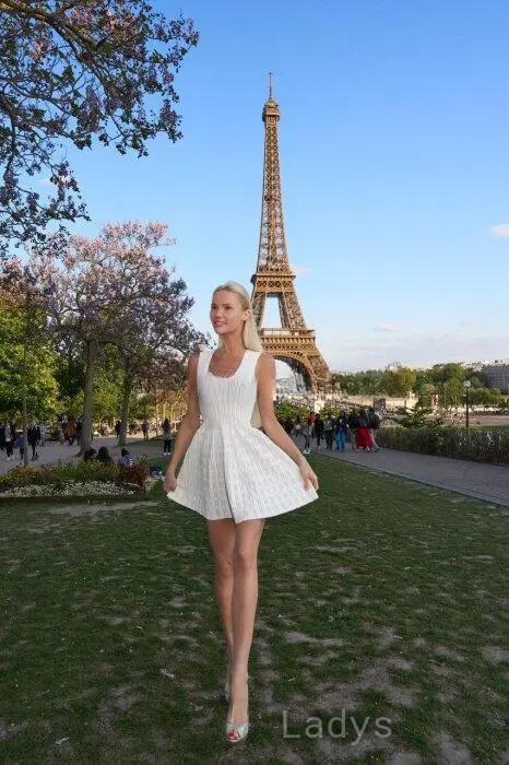 Lily (22) – Call Girl & Independent Escort Service in Limassol - Gallery Photo 3