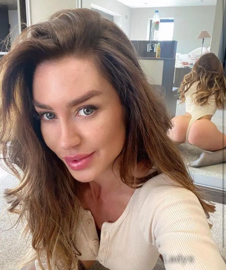 Bella (20) – Call Girl & Independent Escort Service in Limassol - Gallery Photo 4