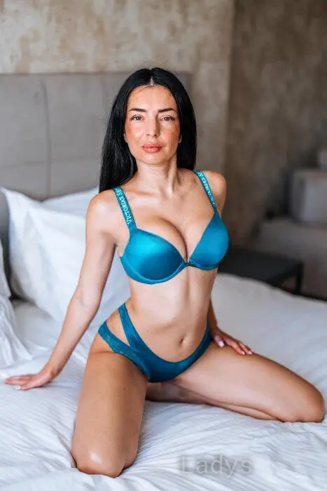 Antonina (38) – Call Girl & Independent Escort Service in Limassol - Gallery Photo 3