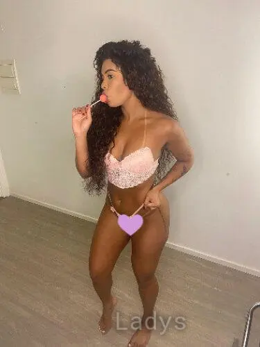 Gabriella (21) – Call Girl & Independent Escort Service in Limerick - Gallery Photo 3