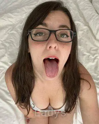 Onie (27) – Call Girl & Independent Escort Service in Limoges - Gallery Photo 3