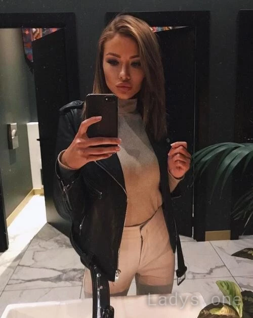Anya (25) – Call Girl & Independent Escort Service in Limpertsberg - Gallery Photo 2