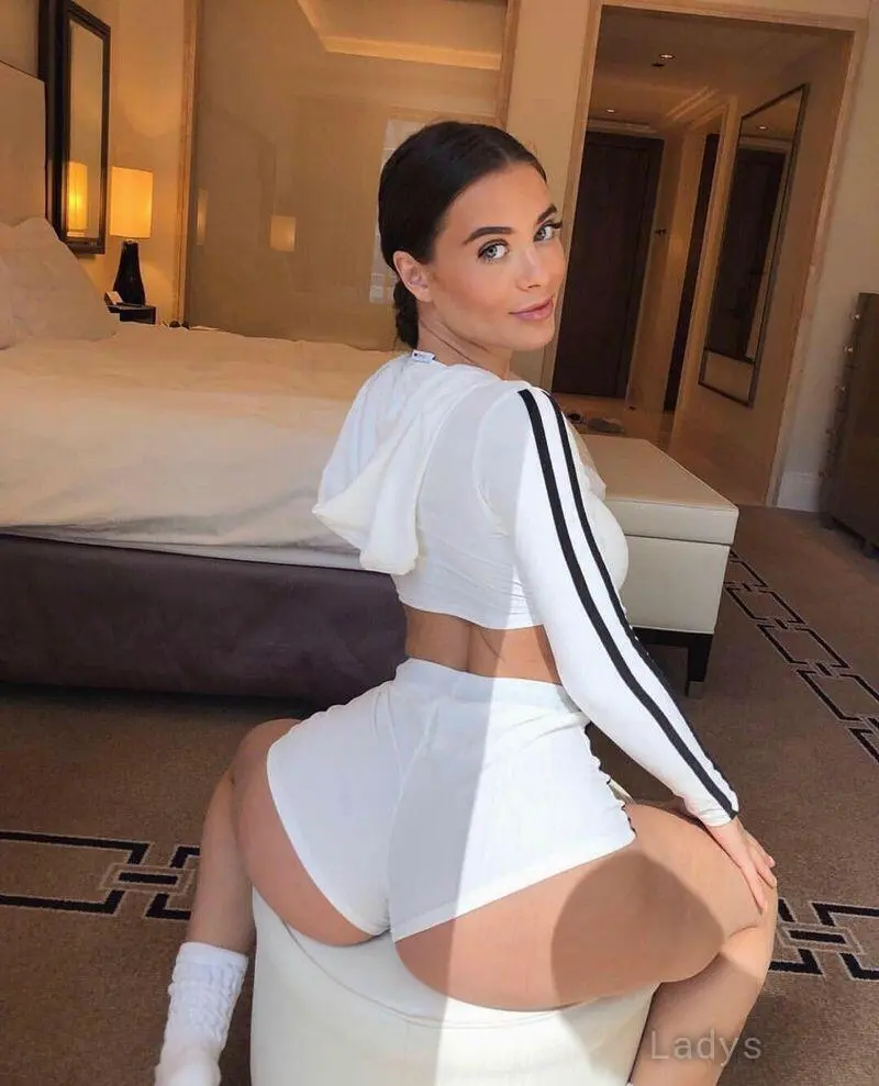 Lana (29) – Call Girl & Independent Escort Service in Lincoln - Gallery Photo 3