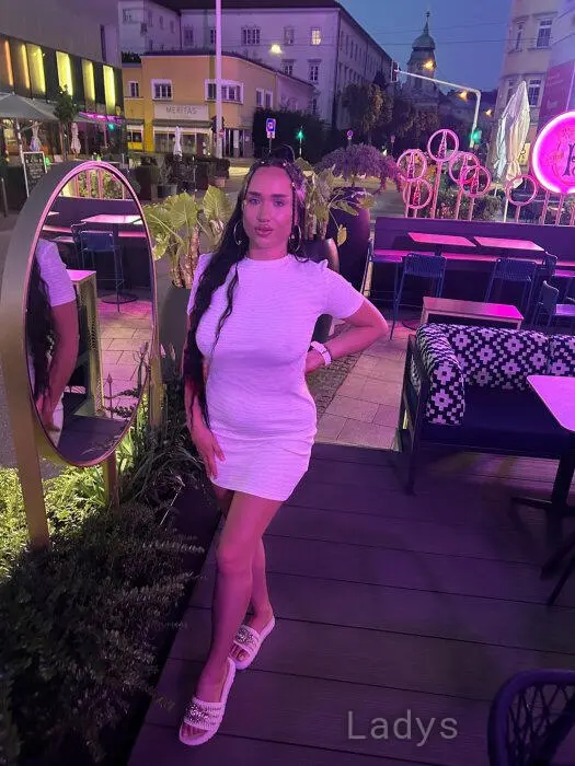 Eliza (23) – Call Girl & Independent Escort Service in Linz - Gallery Photo 5