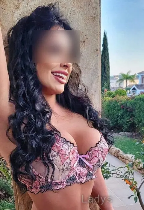 Fiorela (27) – Call Girl & Independent Escort Service in Lloret de Mar - Gallery Photo 4