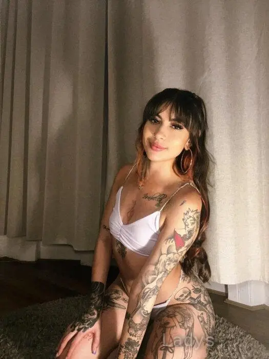 Anais (24) – Call Girl & Independent Escort Service in Locarno - Gallery Photo 3