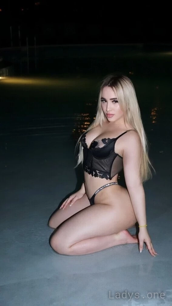 Kim (24) – Call Girl & Independent Escort Service in Long Beach - Gallery Photo 5