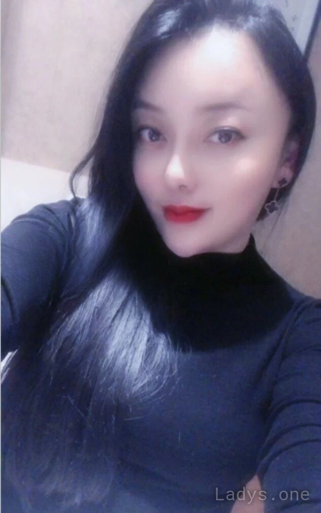 Rina (23) – Call Girl & Independent Escort Service in Long Beach - Gallery Photo 3