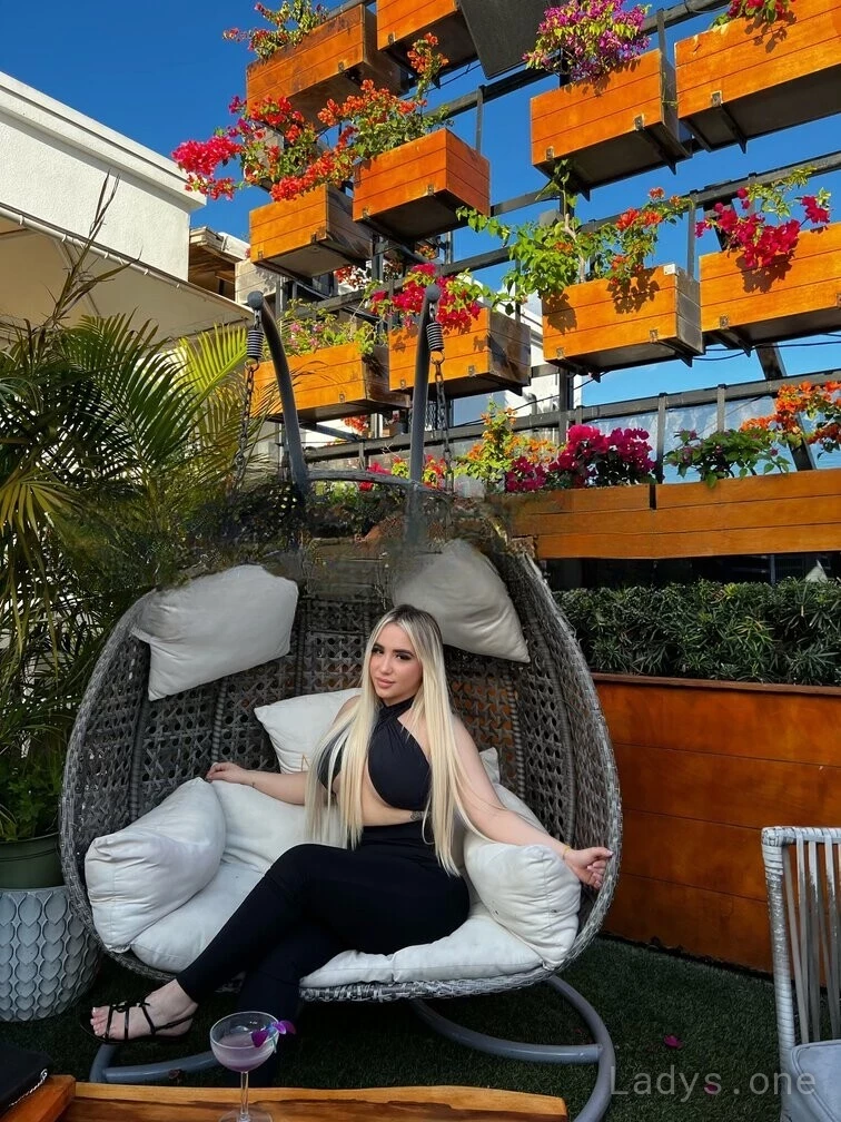 Lia (24) – Call Girl & Independent Escort Service in Long Beach - Gallery Photo 4