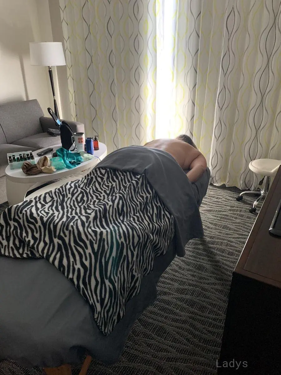 Evelyn (25) – Call Girl & Independent Escort Service in Long Beach - Gallery Photo 8