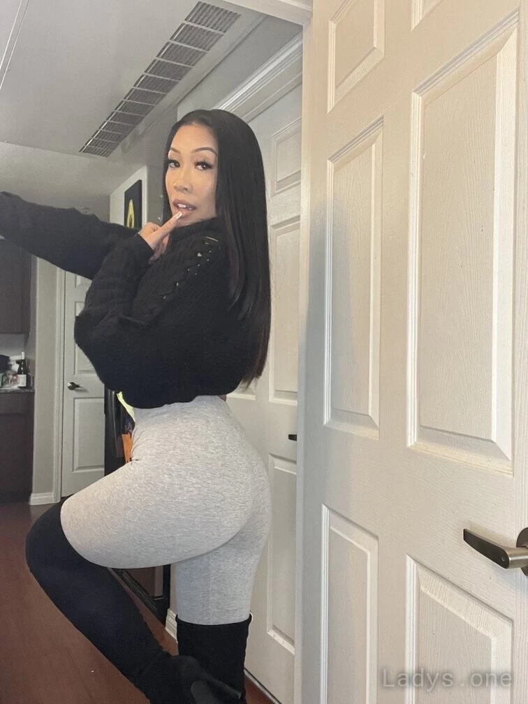 Lucy Lu (25) – Call Girl & Independent Escort Service in Long Beach - Gallery Photo 2