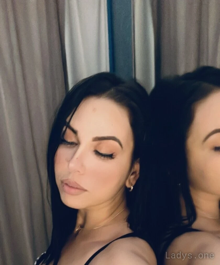 Frida (24) – Call Girl & Independent Escort Service in Long Island City - Gallery Photo 3