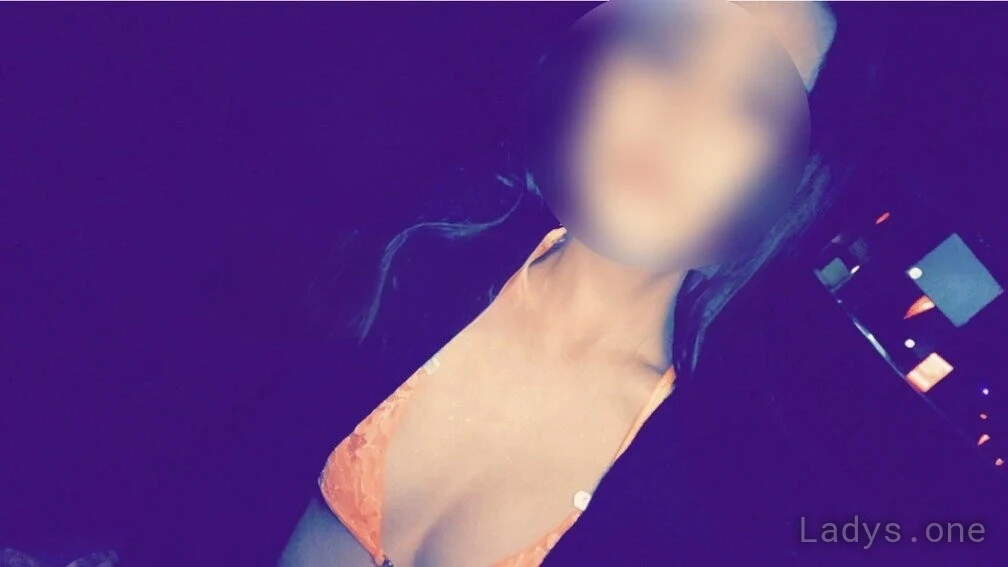 Blossom (25) – Call Girl & Independent Escort Service in Longmont - Gallery Photo 3