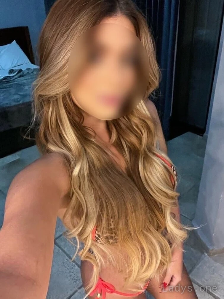 Laiz (22) – Call Girl & Independent Escort Service in Lowell - Gallery Photo 4