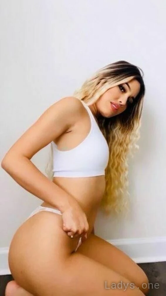 Katy (23) – Call Girl & Independent Escort Service in Lowell - Gallery Photo 5