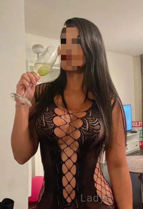 Isis Masseuse (30) – Call Girl & Independent Escort Service in Luzern - Gallery Photo 3