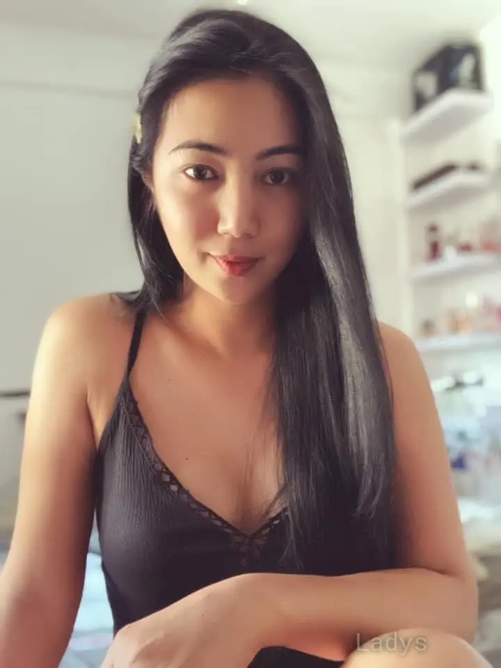Karina (25) – Call Girl & Independent Escort Service in Luzhou - Gallery Photo 3