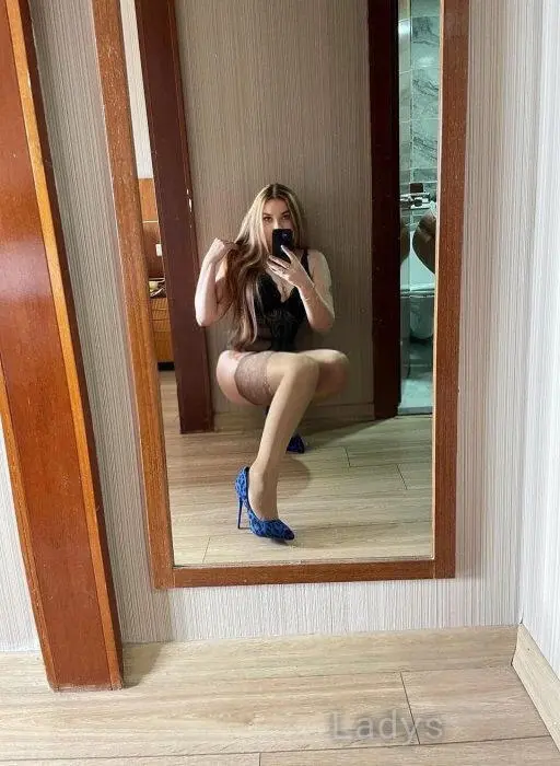 Anna (29) – Call Girl & Independent Escort Service in Lyon - Gallery Photo 4