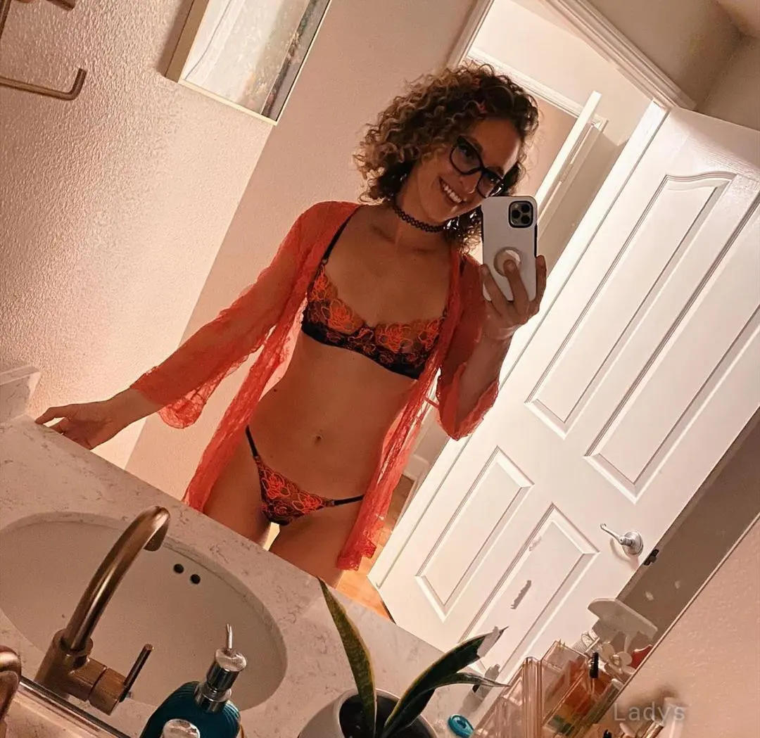 Angelle (27) – Call Girl & Independent Escort Service in Lyon - Gallery Photo 4