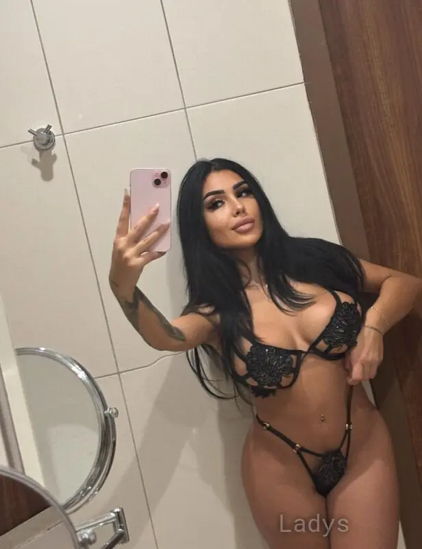 Aishaxx (24) – Call Girl & Independent Escort Service in Lyon - Gallery Photo 2
