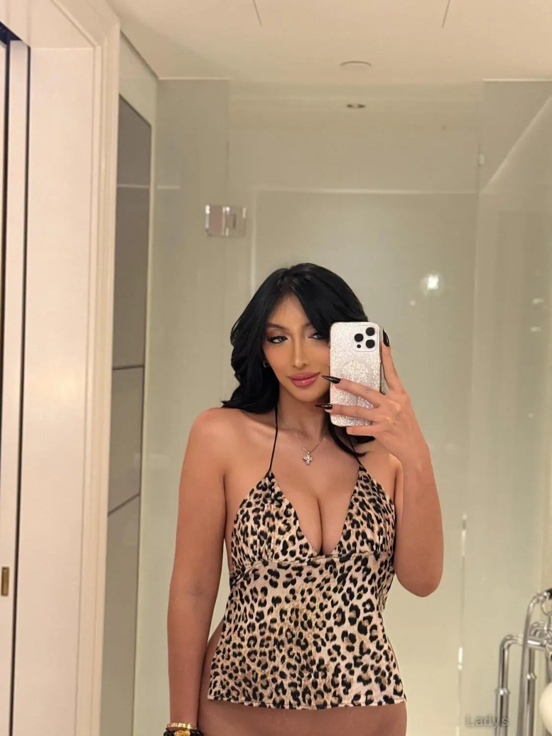 Dressrosa (25) – Call Girl & Independent Escort Service in Macau - Gallery Photo 3
