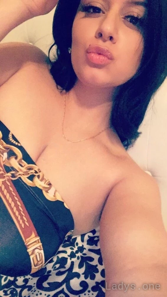 Desi (22) – Call Girl & Independent Escort Service in Madison - Gallery Photo 2