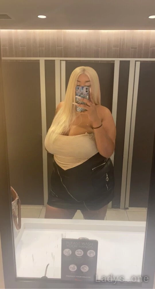 Tier Bently (26) – Call Girl & Independent Escort Service in Madison - Gallery Photo 2
