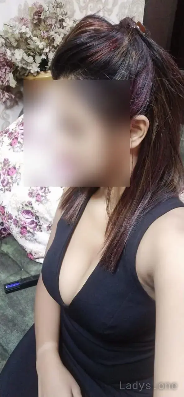 Vedika (24) – Call Girl & Independent Escort Service in Madurai - Gallery Photo 3