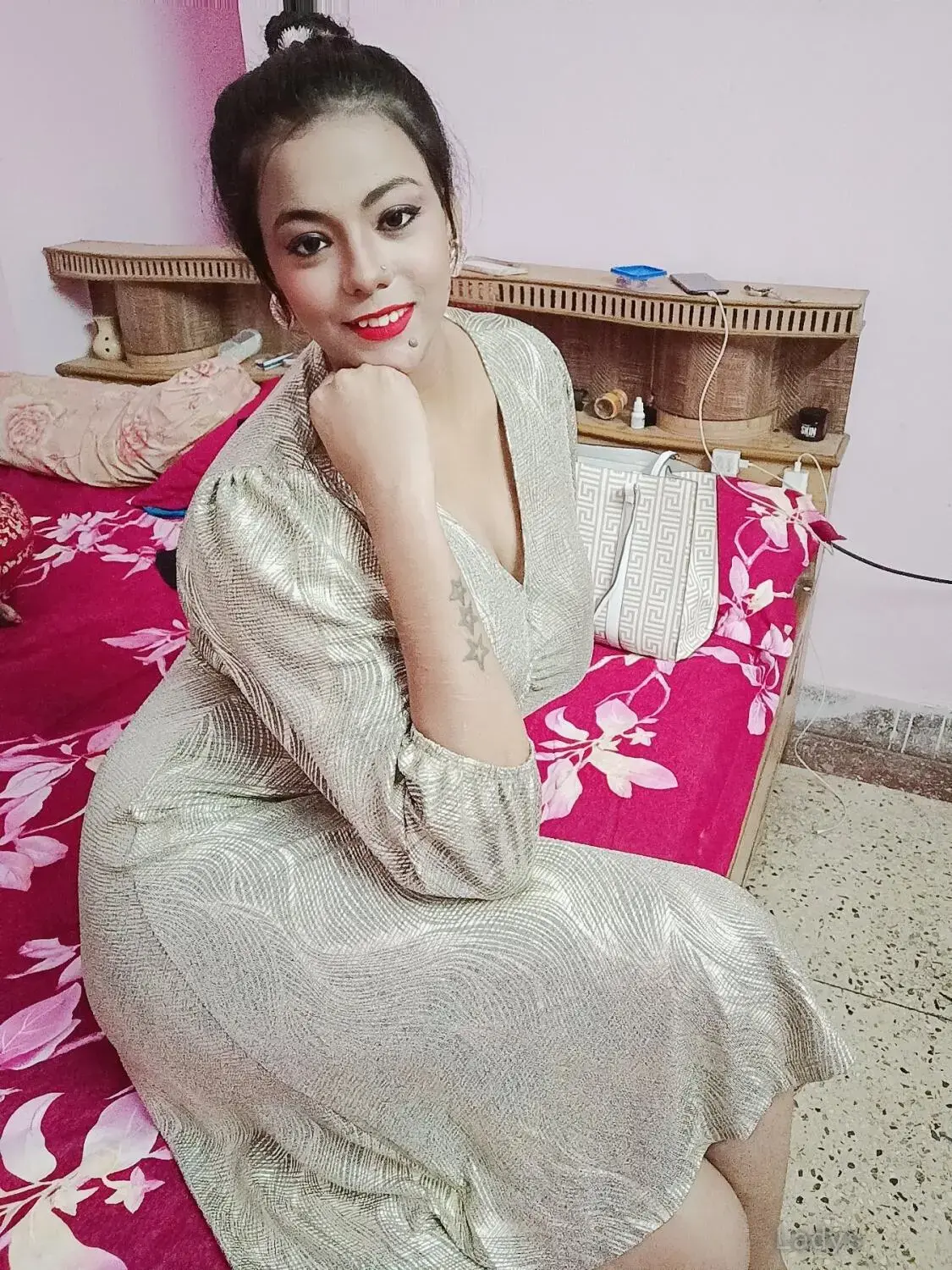 Simi (22) – Call Girl & Independent Escort Service in Madurai - Gallery Photo 3