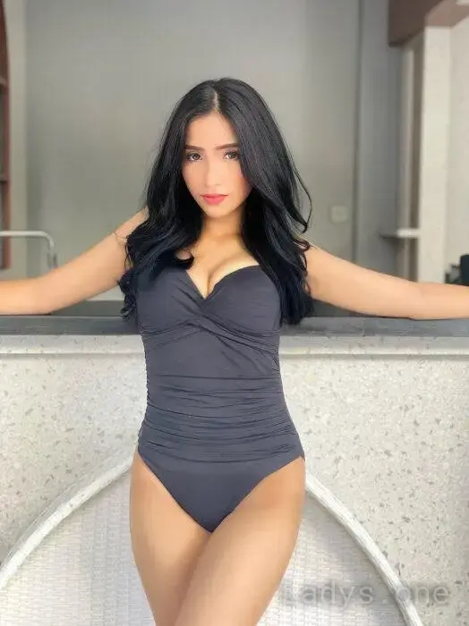 Lalisa (19) – Call Girl & Independent Escort Service in Makassar - Gallery Photo 3