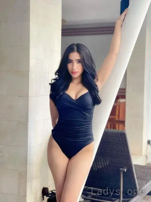 Lalisa (19) – Call Girl & Independent Escort Service in Makassar - Gallery Photo 4