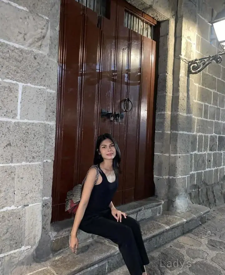 Izzy (20) – Call Girl & Independent Escort Service in Manila - Gallery Photo 4