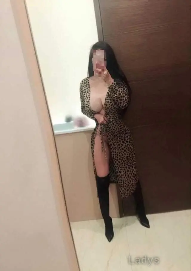 Valeria (45) – Call Girl & Independent Escort Service in Manila - Gallery Photo 3
