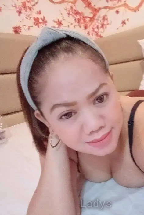 Josie (49) – Call Girl & Independent Escort Service in Manila - Gallery Photo 2